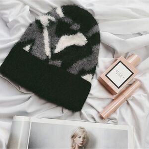 🆕️Holiday Collection// Black and white Beanie